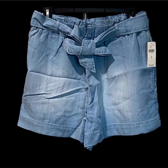 Cloth & Stone-Ruffled High-Wasted Shorts-Women's
Size: Medium-Denim Light-NEW!! - Picture 2 of 16